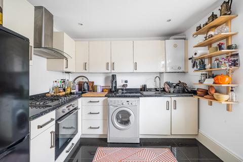 3 bedroom apartment for sale, Woollaston Road, Haringey, N4