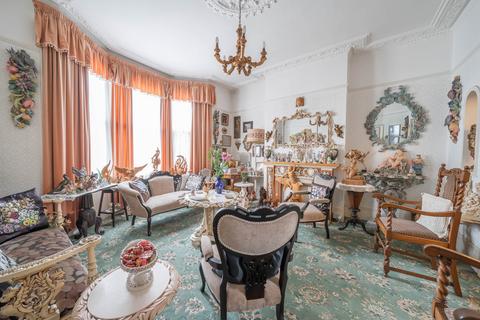 6 Gresley Road, London, N19 3JZ