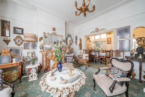 6 Gresley Road, London, N19 3JZ