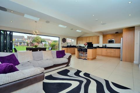 24 Ebbisham Road, Worcester Park, KT4 8NE