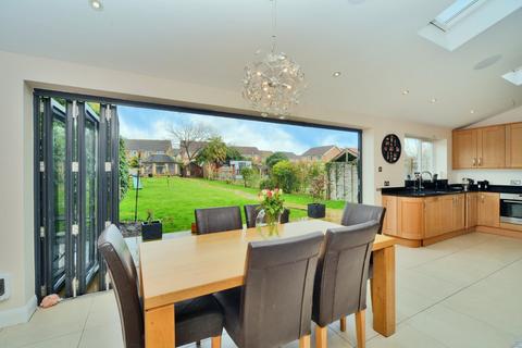 24 Ebbisham Road, Worcester Park, KT4 8NE