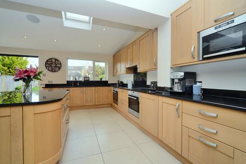 24 Ebbisham Road, Worcester Park, KT4 8NE