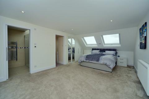 24 Ebbisham Road, Worcester Park, KT4 8NE