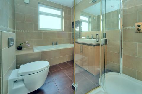 24 Ebbisham Road, Worcester Park, KT4 8NE