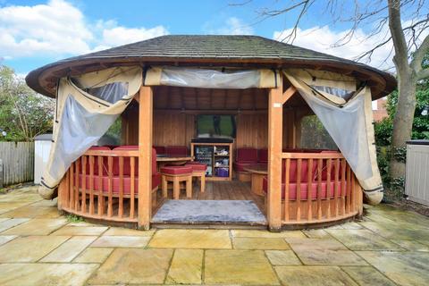 24 Ebbisham Road, Worcester Park, KT4 8NE