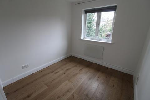 2 bedroom flat to rent, Swain Road, Thornton Heath, CR7