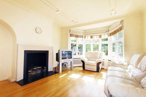 15 Cardinal Crescent, New Malden, KT3 3EF