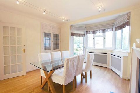 15 Cardinal Crescent, New Malden, KT3 3EF