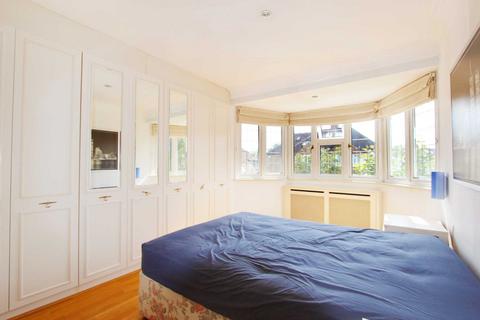 15 Cardinal Crescent, New Malden, KT3 3EF