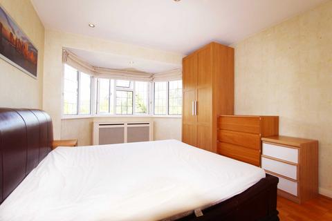 15 Cardinal Crescent, New Malden, KT3 3EF
