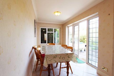 15 Cardinal Crescent, New Malden, KT3 3EF