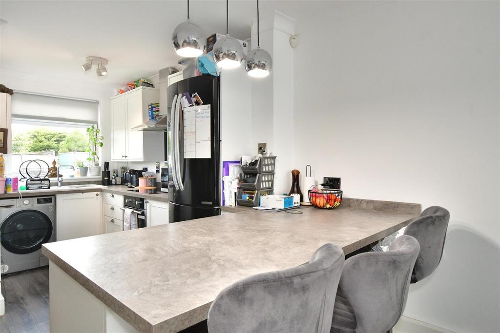 Latimer Drive, Steeple View, Basildon, Essex 3 bed terraced house for sale £300,000