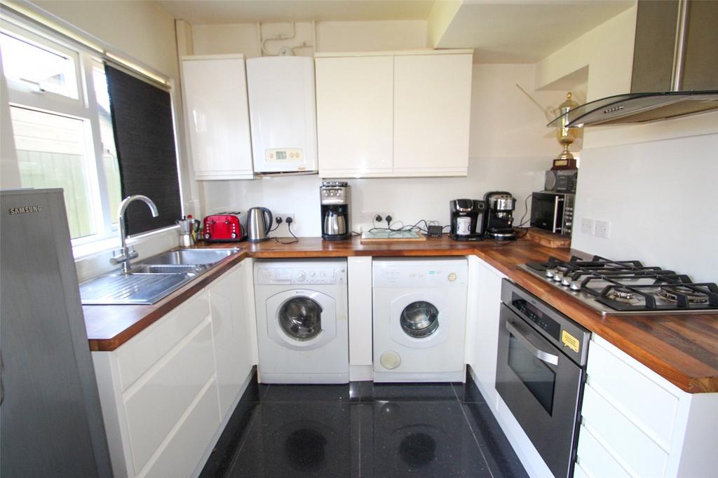 Coach Road, Hamble, Southampton, Hampshire, SO31 3 bed semidetached