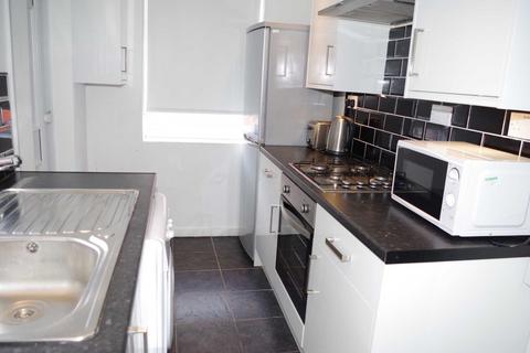 3 bedroom house share to rent - Cambria Street, Liverpool