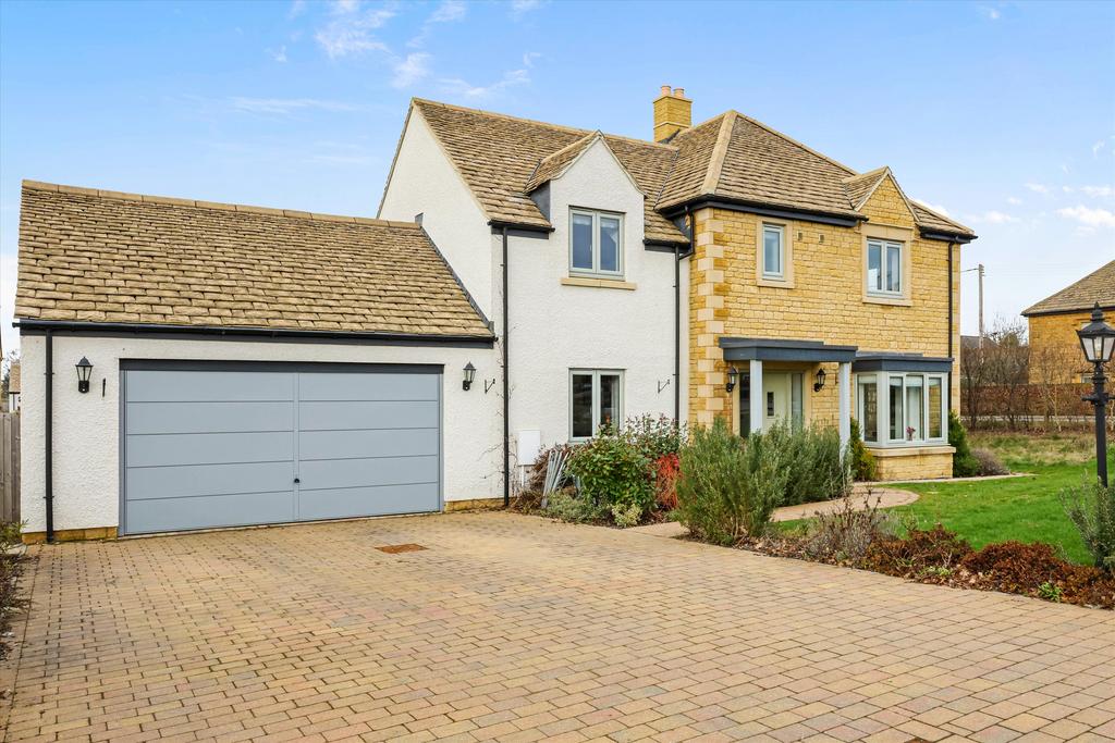 Russet Close, Toddington, Cheltenham, Gloucestershire, GL54 5 bed