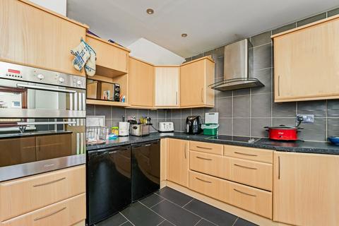 16 Arran Crescent, Kirkcaldy, KY2 6DJ