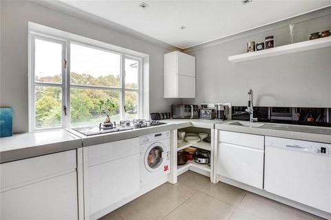 3 bedroom end of terrace house to rent, Thames Crescent, London, W4