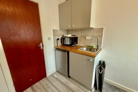 1 bedroom in a house share to rent, Linden Way, Southgate