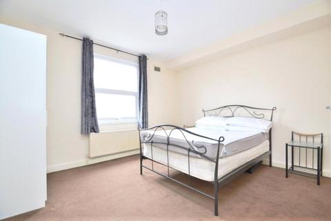 2 bedroom flat to rent, New Cross Road, London