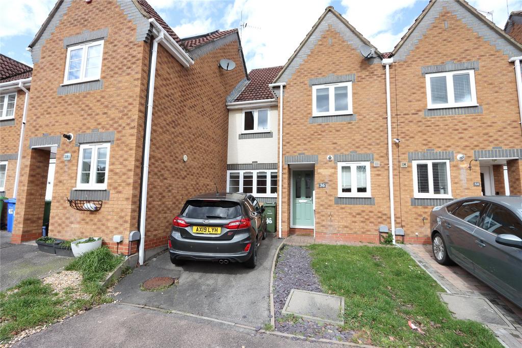 Southern Way Farnborough Hampshire 3 Bed Terraced House £1 500