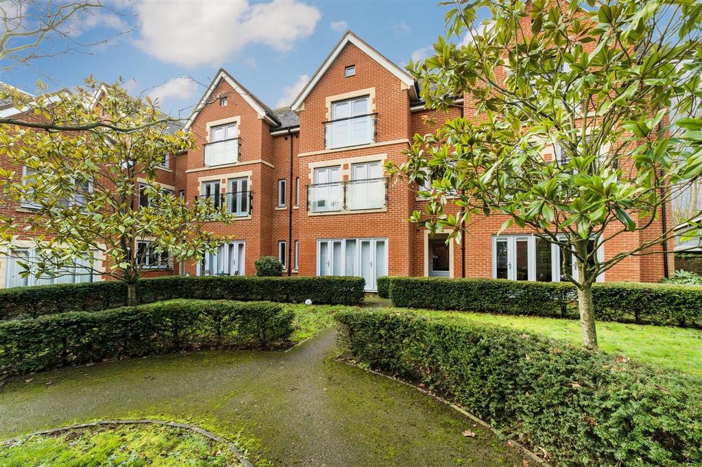 Bellflower Mews, Canterbury, CT1 2 bed flat for sale £225,000