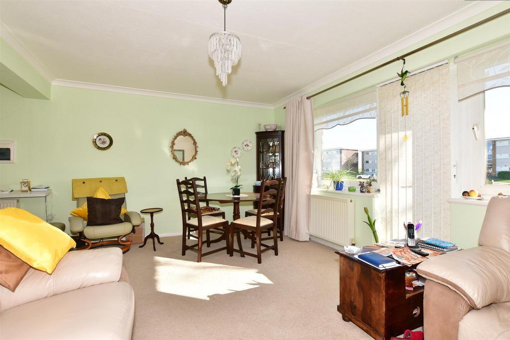 Lord Warden Avenue, Deal, Kent 2 bed ground floor flat £260,000