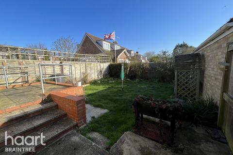 18 Barryfields, Shalford, Braintree, CM7 5HJ