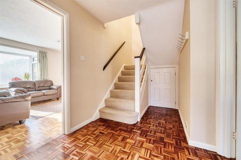 Oriel House Glen Road, Hindhead, GU26 6QE