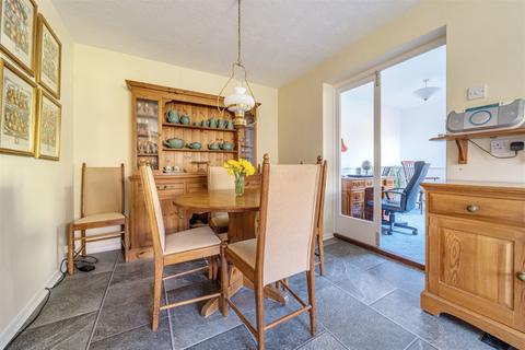 Oriel House Glen Road, Hindhead, GU26 6QE