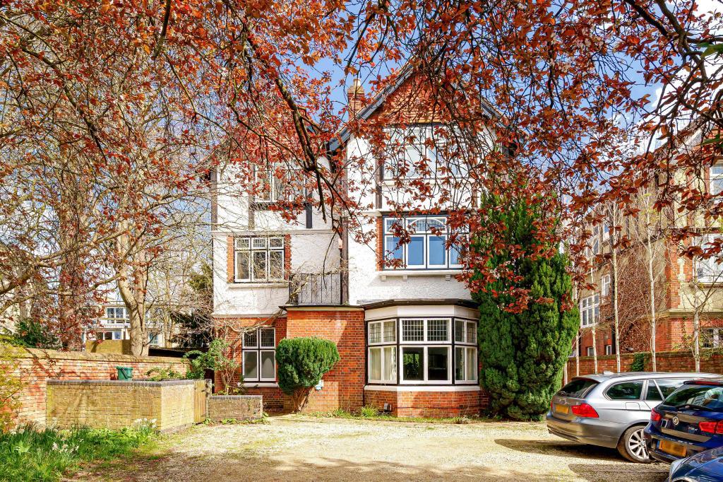 Summertown, Oxfordshire, OX2 2 bed flat £675,000