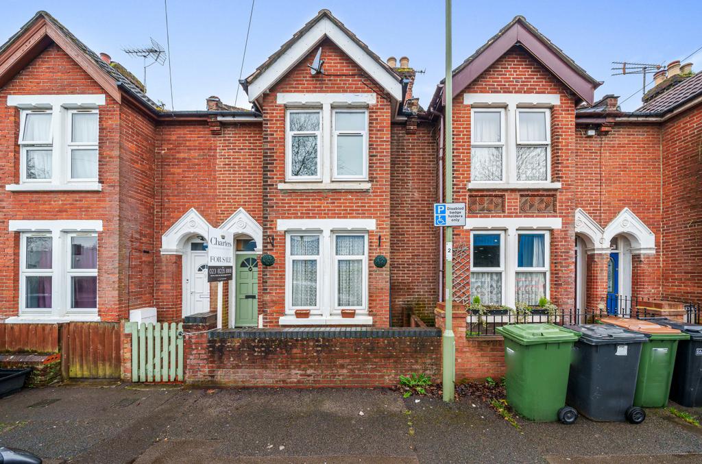 Barton Road, Eastleigh, Hampshire, SO50 3 bed terraced house for sale