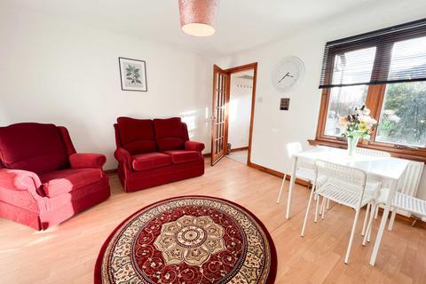 2 bedroom flat to rent, Lochiel Place, Alexandria