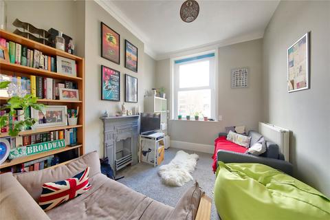 1 bedroom apartment to rent, Northcote Road, SW11