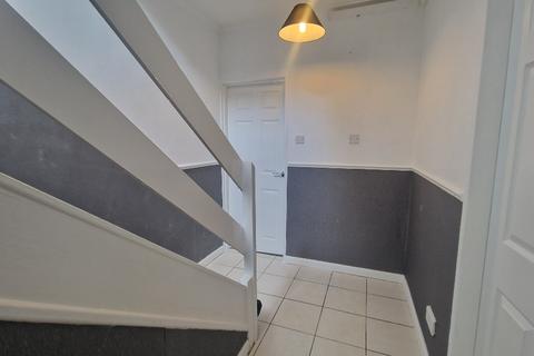 3 bedroom terraced house to rent, Ashgill Road, Milton, Glasgow, G22