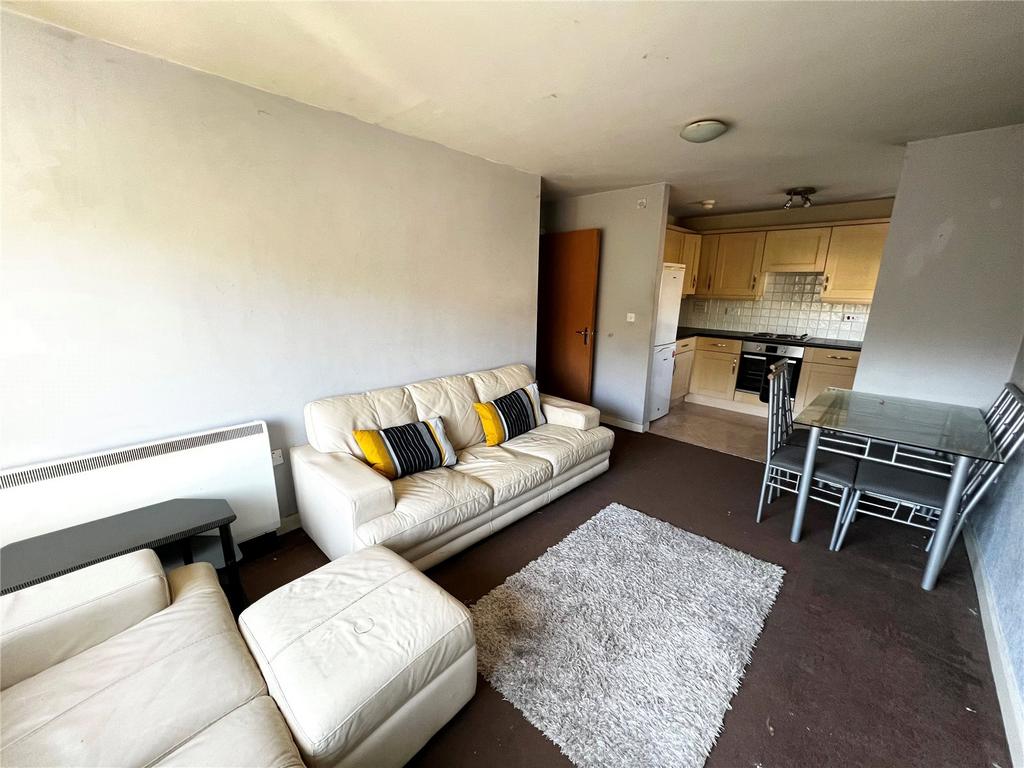 Woodsome Park, Woolton, Liverpool... 2 bed apartment £675 pcm (£156 pw)