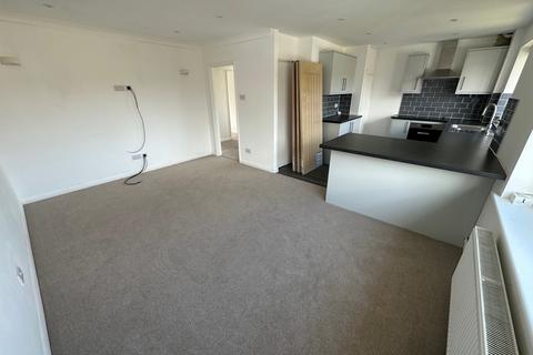 2 bedroom maisonette to rent, Heron Close, Ascot SL5