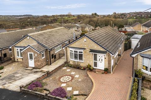 2 bedroom bungalow for sale - New Park Vale, Farsley, Pudsey, West Yorkshire, LS28