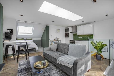 1 bedroom flat for sale, Wandsworth Bridge Road, Fulham, London, SW6
