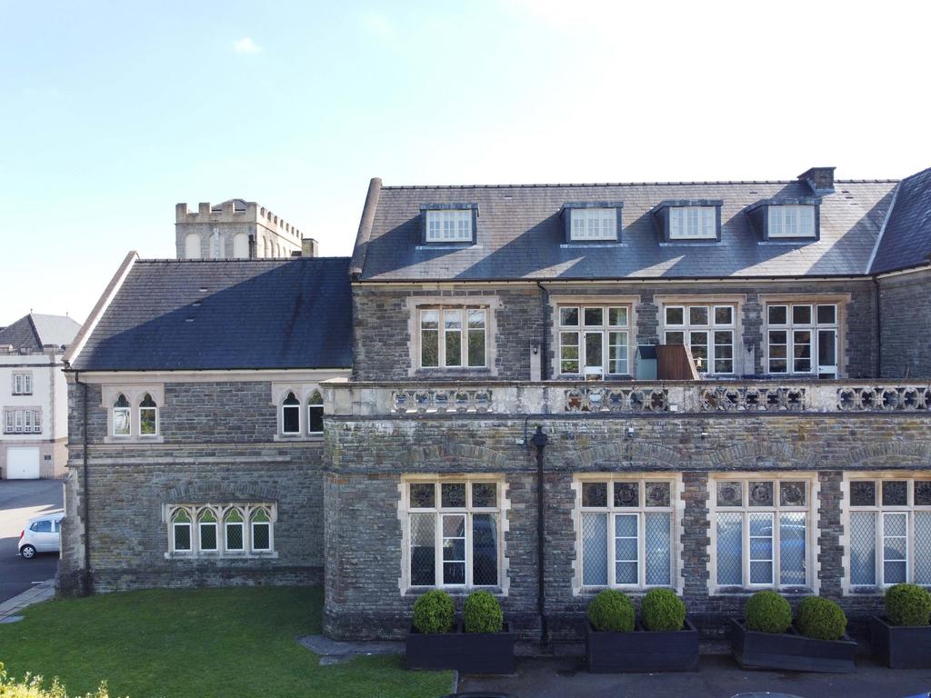 The Manor, Talygarn, CF72 9WT 2 bed £289,950