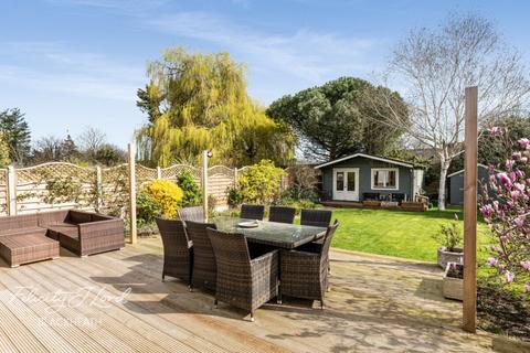 290 Avery Hill Road, London, SE9 2JL