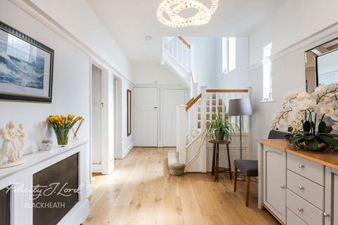 290 Avery Hill Road, London, SE9 2JL
