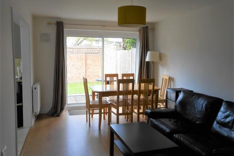 4 bedroom end of terrace house to rent, The Retreat, Surbiton, KT5 8RN