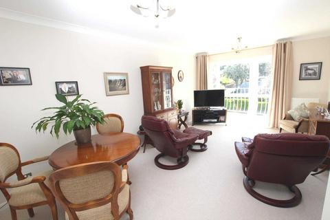 2 bedroom flat for sale, Granville Road, Eastbourne, BN20 7HE