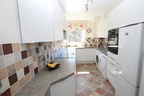 2 bedroom flat for sale, Granville Road, Eastbourne, BN20 7HE