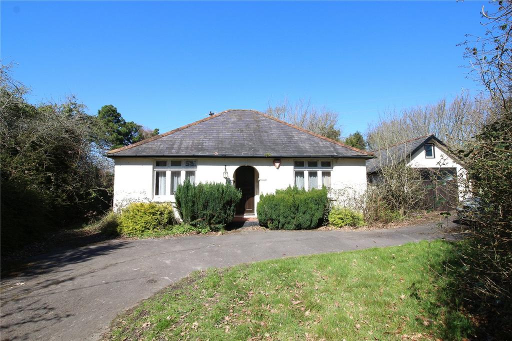 Wootton Road, Tiptoe, Lymington, Hampshire, SO41 2 bed bungalow for