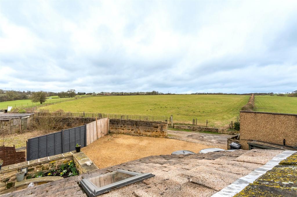 Dean Lane, Horsforth, Leeds, West Yorkshire, LS18 2 bed house for sale £365,000