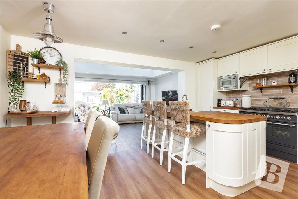 Kitchen / Dining