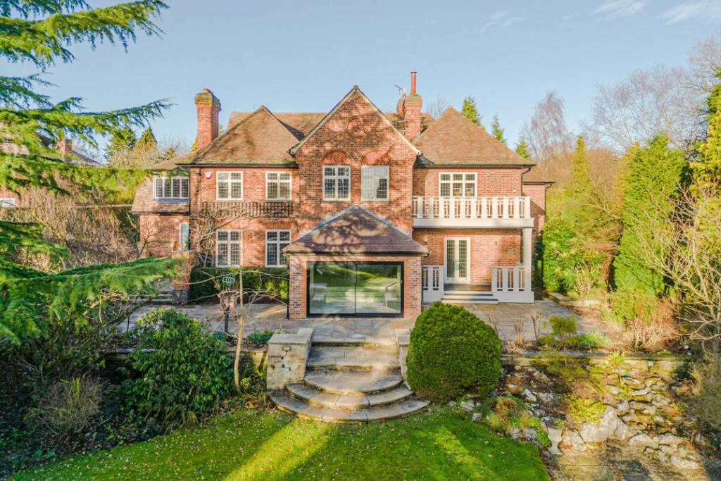 Clevedon, 29 Fulwith Mill Lane, Harrogate, HG2 8HJ 5 bed detached house
