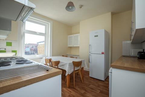 4 bedroom maisonette to rent, Surbiton Road, Kingston, KT1 2HG