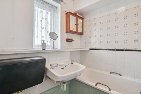 24 Gallon Close, London, SE7 8SY